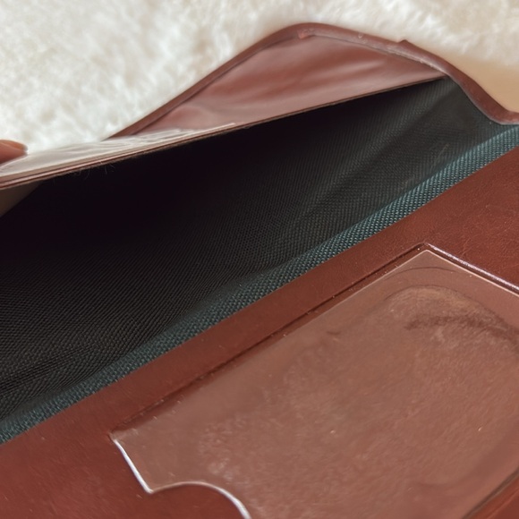 Travel Documents Organized - Picture 5 of 7